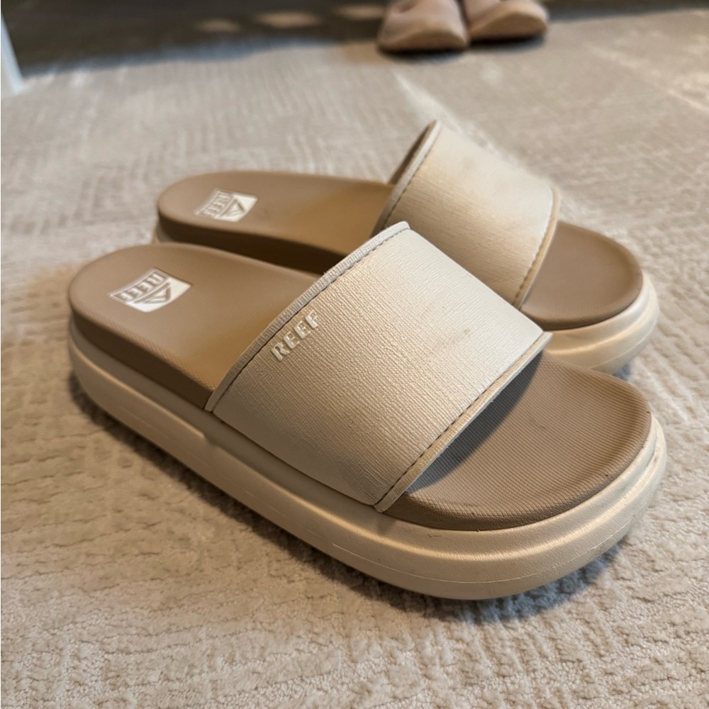 Reef Women's Cream Slide Sandals